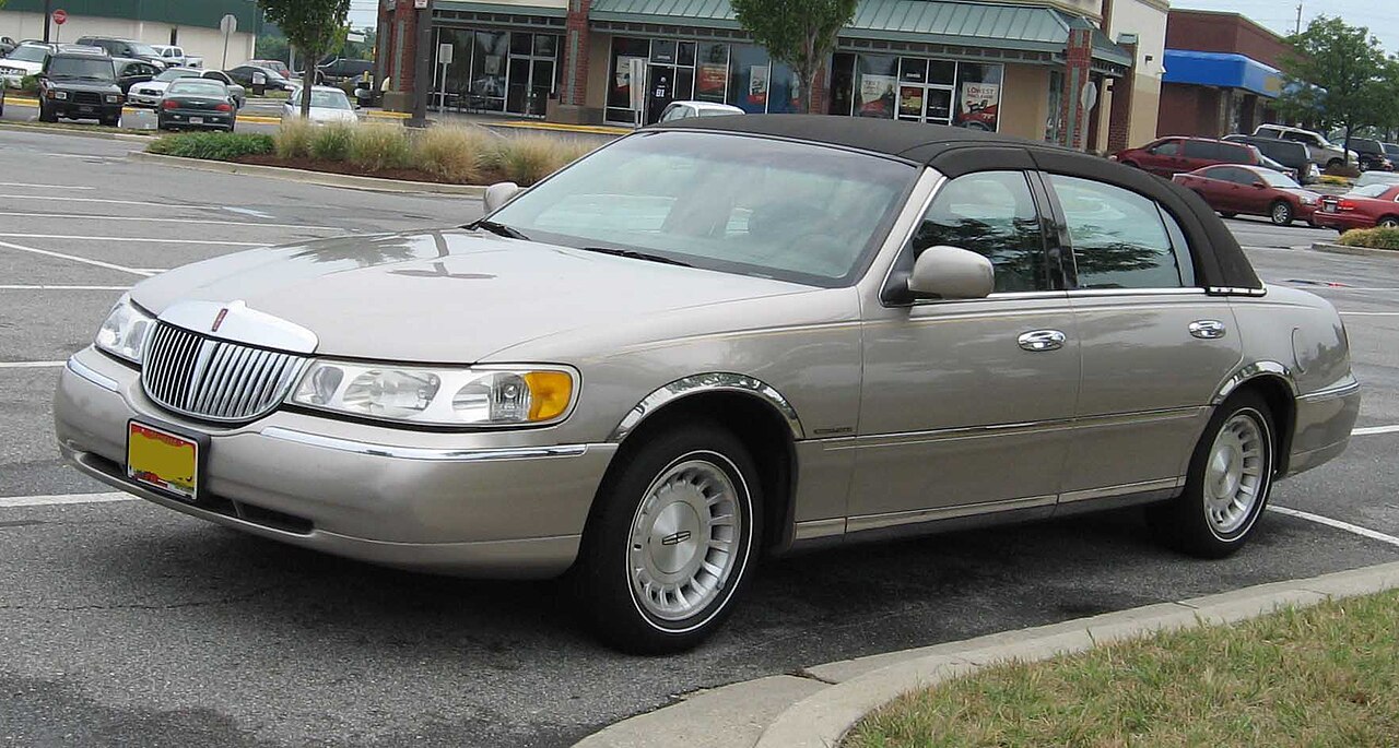 Lincoln Town Car sedan, the model Airport Commuter ran through the 2000s
