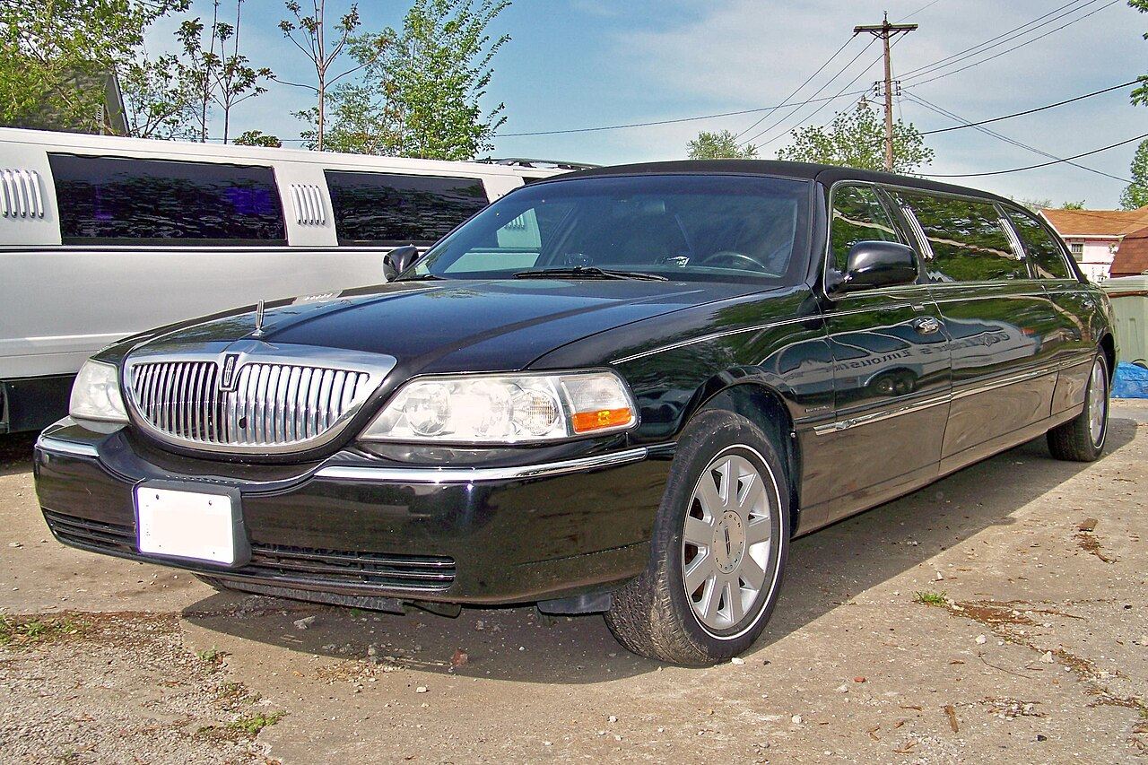 10-passenger stretch limousine — Airport Commuter wedding and event car service