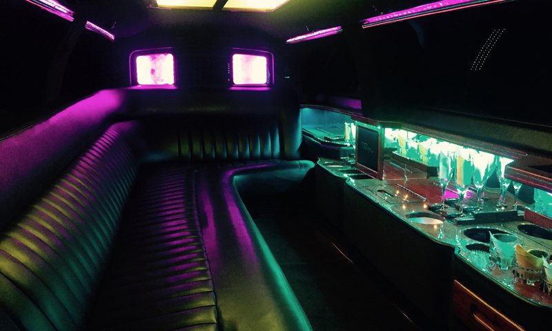 Lincoln Town Car Stretch Limousine interior - Vanity Limousines Inc.